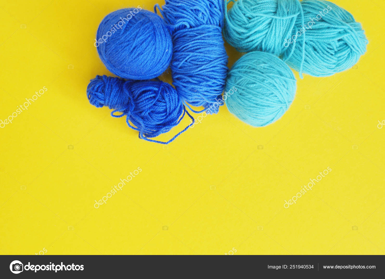 Blue ball of woollen thread. Threads, wool, blue and turquoise colors ...