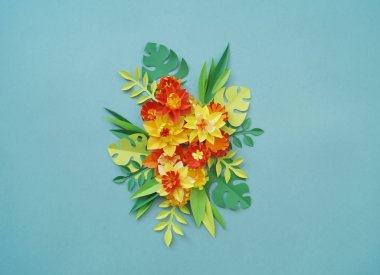 Kağıt sanatı yapılan çiçek ve yaprak rengi