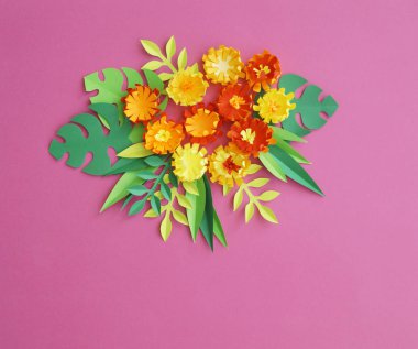 Kağıt sanatı yapılan çiçek ve yaprak rengi