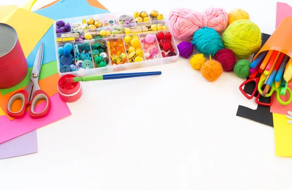 Çocuk ve araç ile yaratıcılık için malzeme. El sanatları el yapımı.