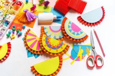 Meksika kağıt çelenk dekorasyon. Cinco De Mayo renkli geleneksel picado afiş şenlikli.