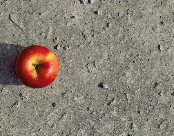 Apple is minimalism. Autumn. Concrete. — Stock Photo, Image