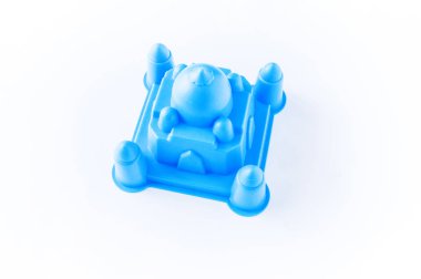 Mavi kale kum için bir oyuncaktır. deniz yaz Anaokulu açık hava oyunları.