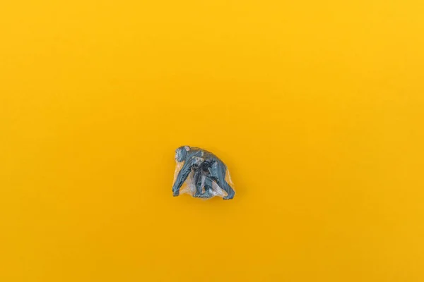 Mono Está Enredado Una Bolsa Plástico Concepto Plástico Animal Fondo — Foto de Stock