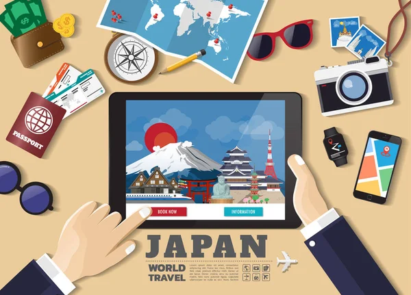 Mão segurando tablet inteligente reserva destino de viagem.Japão famou — Vetor de Stock