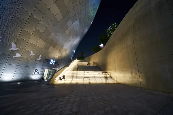 Dongdaemun Design Plaza โซล เกาหล — ภาพถ่ายสต็อก