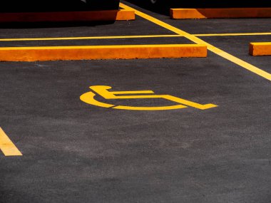 Engelli park halka açık çok, engelliler için ayrılmış