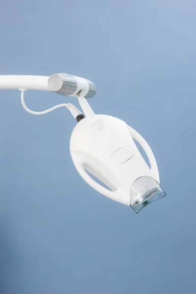치과에서 사용되는 레이저 치아 미백 기계 — 스톡 사진