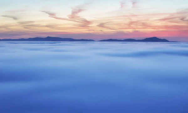 Nuages Dramatiques Avec Silhouette Montagne Aube Slovaquie — Photo