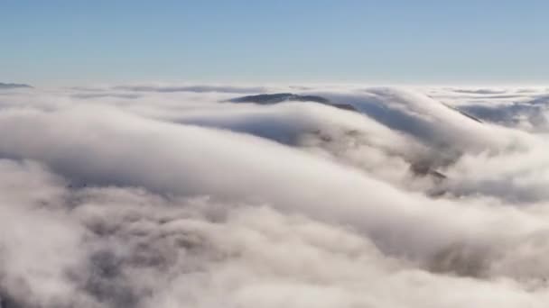 Zeitraffer Der Wolken Über Der Berglandschaft — Stockvideo