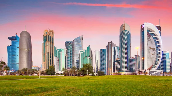 Skyline Van Doha Qatar Voor Zonsondergang — Stockfoto