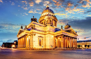 Isaac Katedrali St Petersburg geceleri, Rusya Federasyonu.