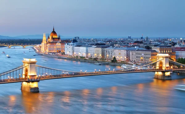 Будапешт Венгрия Цепной Мост Парламент — стоковое фото