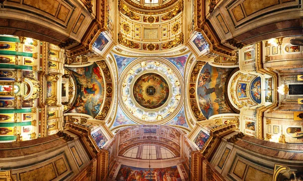 俄罗斯圣彼得堡 2018年8月15日 圣艾萨克大教堂或伊萨基耶夫斯基索博尔的内部详情 — 图库照片