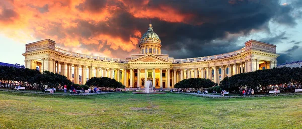 Ryssland Sankt Petersburg Kazan Katedralen Vid Soluppgången Ingen — Stockfoto
