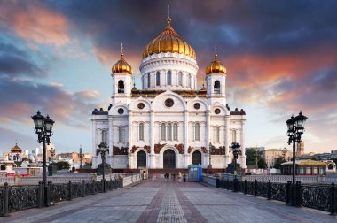 Moskova, Rusya - Katedral Mesih'in Savior günbatımı manzarası