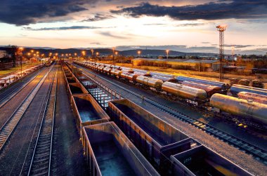 Konteyner yük treni istasyonu, kargo demiryolu ulaşım sanayi