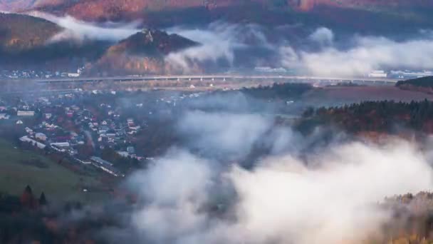 Paisaje Otoñal Colinas Pueblos Con Mañana Brumosa Eslovaquia Time Lapse — Vídeo de stock