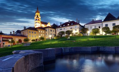Slovakya - tarihi Ortaçağ incelemesi Kremnica şehir.