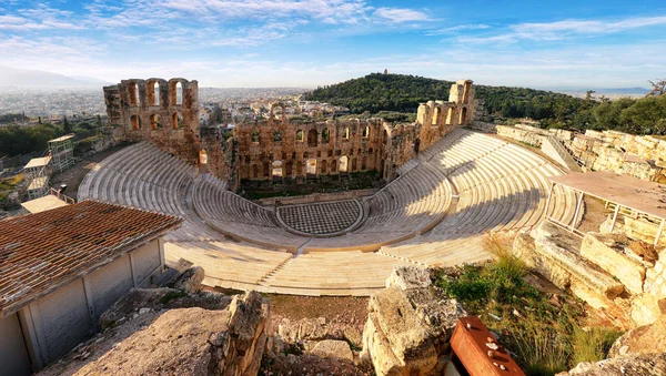アクロポリスのギリシャ Athnes で夏の日の古代劇場 — ストック写真