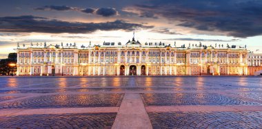 Rusya - St. Petersburg, Kış Sarayı - Hermitage, gece, kimse