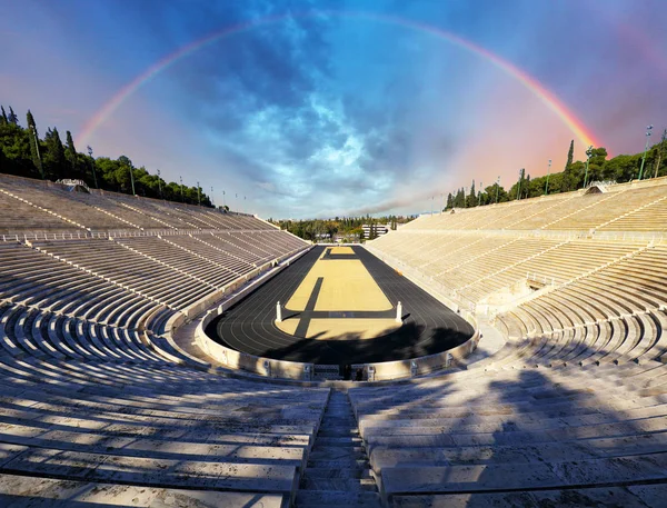 Stade panathénaïque à Athènes avec arc-en-ciel, Grèce — Photo