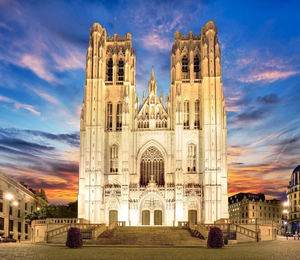 Bruxelas - Catedral de São Miguel e Santa Gudula, Bélgica . — Fotografia de Stock