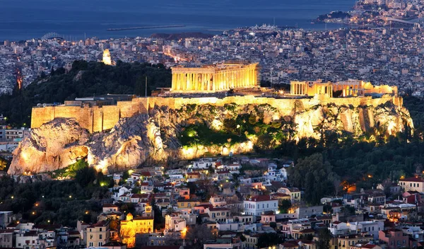 Akropolis bei Nacht in Athen vom Hügel Lycabettus, Griechenland — Stockfoto
