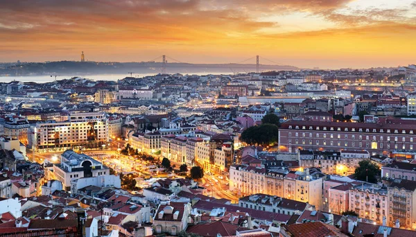 Lisboa - A paisagem urbana de Lisboa, Portugal — Fotografia de Stock