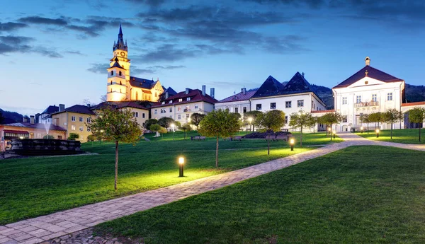 Eslováquia - cidade mineira medieval histórica de Kremnica . — Fotografia de Stock