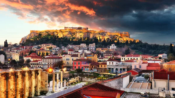 Akropolis med Parthenon tempel mot solnedgången i Aten, Grekland — Stockfoto