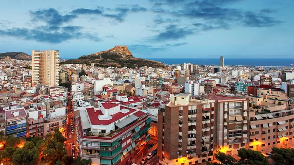 Alicante skyline la nuit, ville d'Espagne — Photo