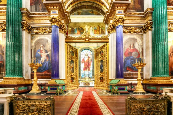 San Petersburgo, Rusia - 5 de agosto de 2018. Interior del San Isaac — Foto de Stock