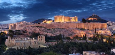 Tepe - Atina'daki Parthenon Tapınağı gece, Yunanistan
