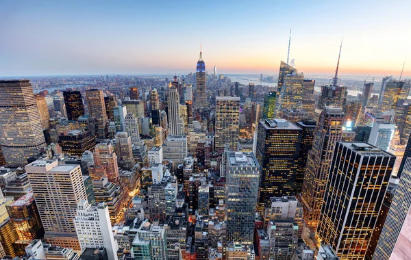 ニューヨーク市のマンハッタンのスカイライン — ストック写真