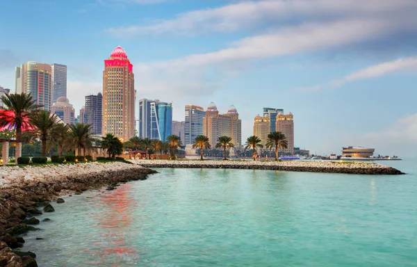 Doha skyline op dag, Qatar — Stockfoto