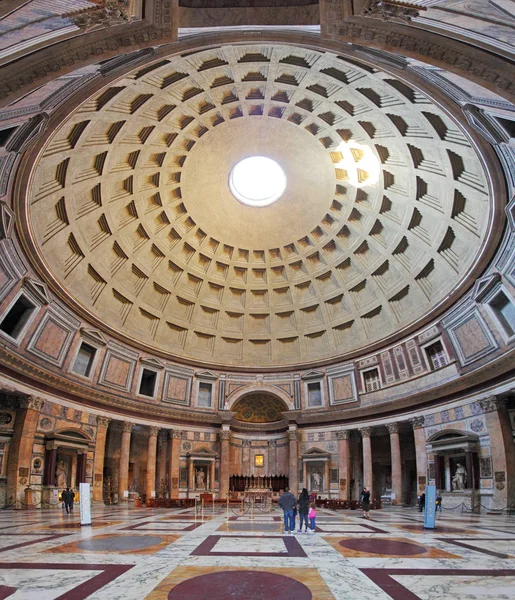 Roma-Şubat 6: 6 Şubat 201 üzerinde pantheon iç — Stok fotoğraf