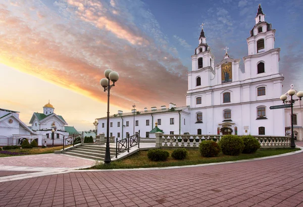 Minsk, Beyaz Rusya - Kutsal Ruh Ortodoks Katedrali görüntülendi — Stok fotoğraf