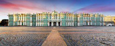 Rusya, Saint Petersburg 'da Saray Meydanı' ndaki Kış Sarayı