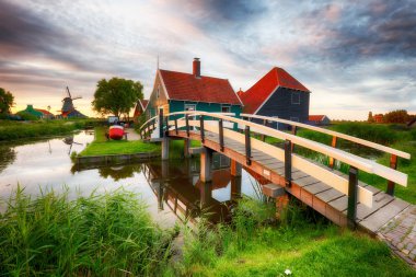 Hollanda yel değirmeni