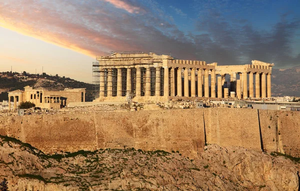Acropoli di Atene, Grecia, con il Tempio del Partenone durante su — Foto Stock