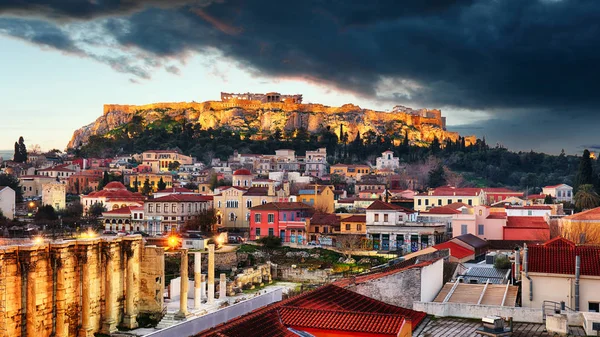 Atenas e o Templo de Parthenon de Acropolis durante o nascer do sol, Gre — Fotografia de Stock