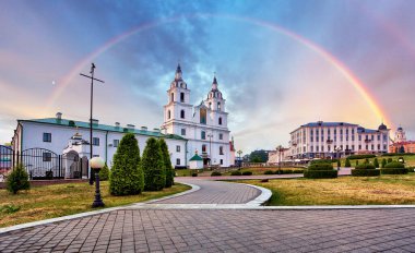 Belarus - Gökkuşaklı Ortodoks Katedrali ile Minsk