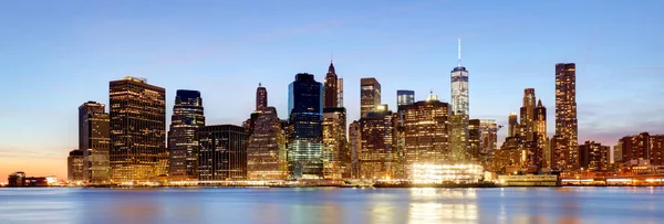 Panorama de la ciudad de Nueva York, Estados Unidos skyline por la noche — Foto de Stock