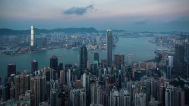 Günbatımından akşamına kadar Victoria zirvesinden Hong Kong Skyline 'a