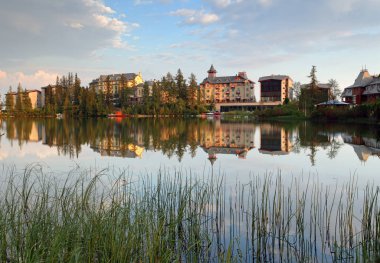 Slovakya dağındaki göl, Strbske pleso