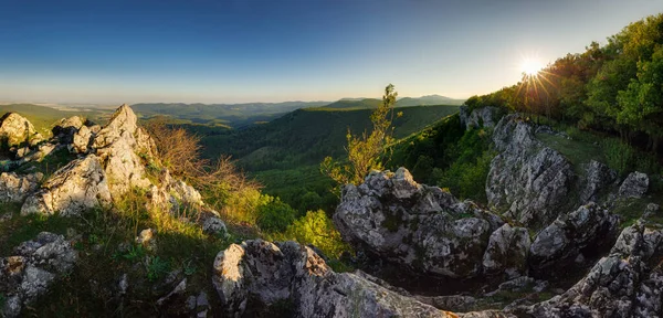 Vista Panorámica Montaña Con Sol Eslovaquia Pequeño Cárpatos — Foto de Stock