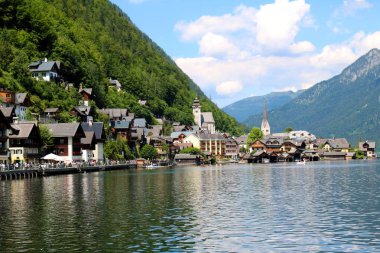 SideView Hallstatt Gölü ve