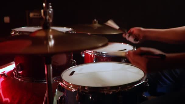 Baterista Aula Jazz Aperto Clássico Baquetas Conjunto Bateria Vermelha Tambor — Vídeo de Stock