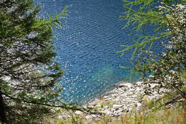 Sambuco göl İsviçre